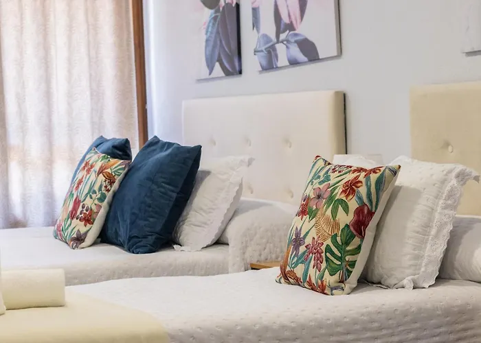 Guest house Emarooms Laredo