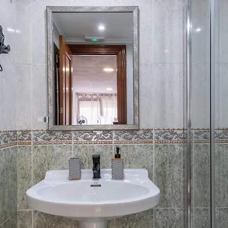 Emarooms Vendégház Laredo